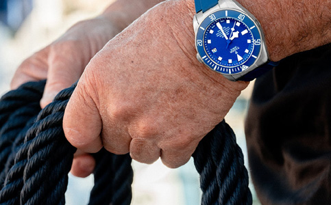 沈陽帝舵手表維修點(怎樣解決帝舵手表表蒙起霧的問題)