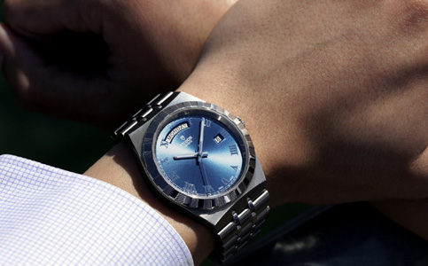 昆明帝舵官方售后維修中心地址(手表起霧維修的步驟)